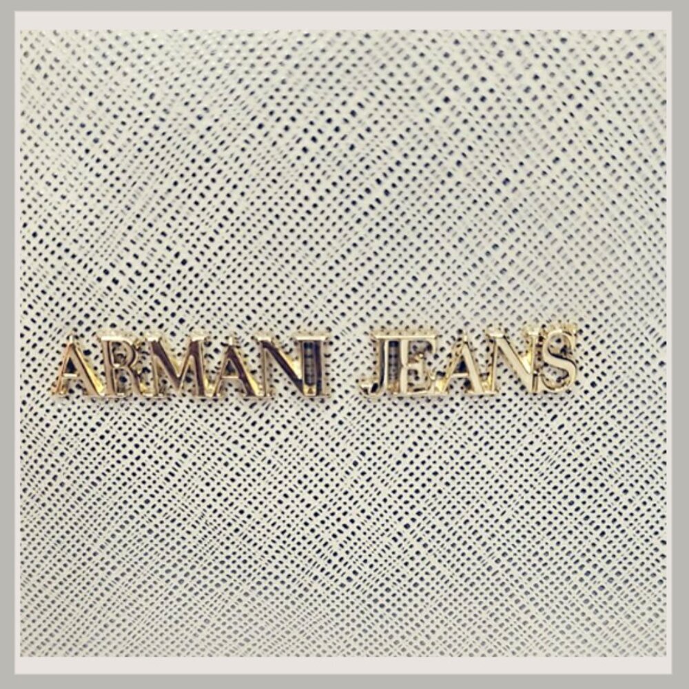 Armani Jeans Gold Tone Purse, Brand new, never used, Tags & Dust Bag - Picture 6 of 14